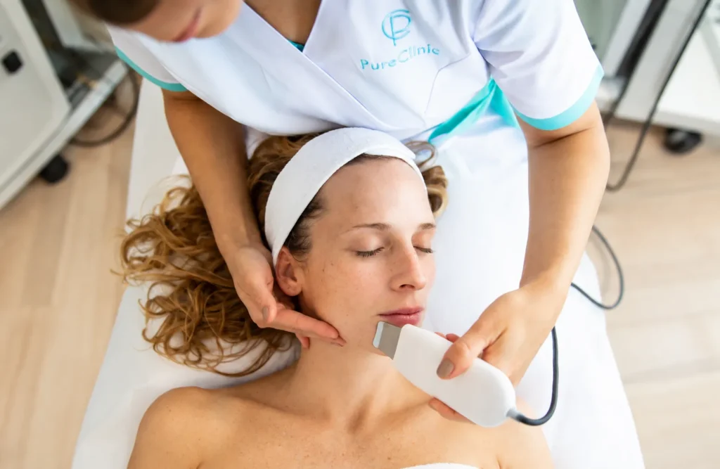 PureClinic Facial Treatment Relaxation